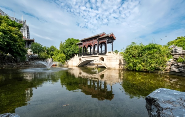 Liang Yuan: Una pintura de paisaje tridimensional que condensa el espíritu de los estudiosos de Lingnan-4