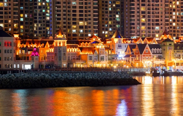 Fisherman's Wharf: Un viaje revitalizado desde Old Industrial Riverbank a New Artistic Waterfront Landmark-3