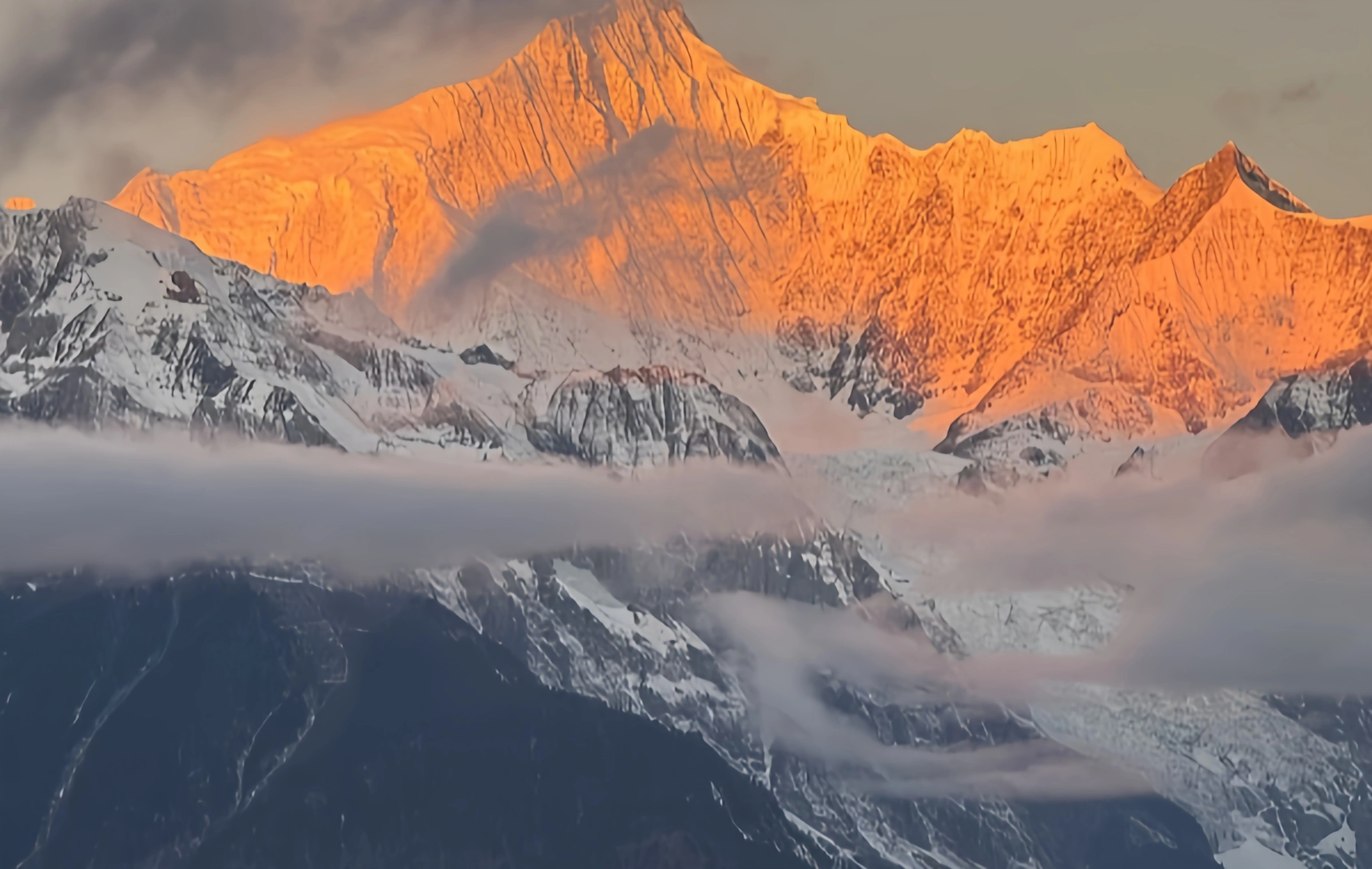 Xiling Snow Mountain: Window with Thousand Autumn Snow, a Poetic Wonderland in Reality-3