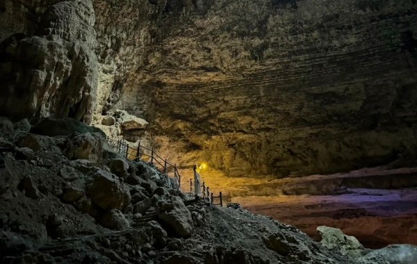 Xingwen Steinmeer: Eine Reise vom Meer zum 