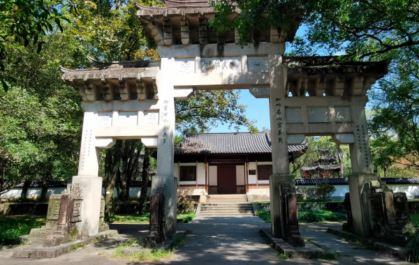 우이 궁전 : Wuyi 문화의 성 사원 (Sacred Temple of Wuyi Culture)은 송 다이너스티 스트리트 (Song Dynasty Street)과 함께 천년 된 도리 사원 (Thousand-Year-Old Taoist Temple Intertwines)이 있습니다.-4