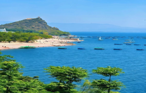 Fuxian Lake: Un viaggio ecologico alla scoperta di una città antica subacquea e di un Santuario blu