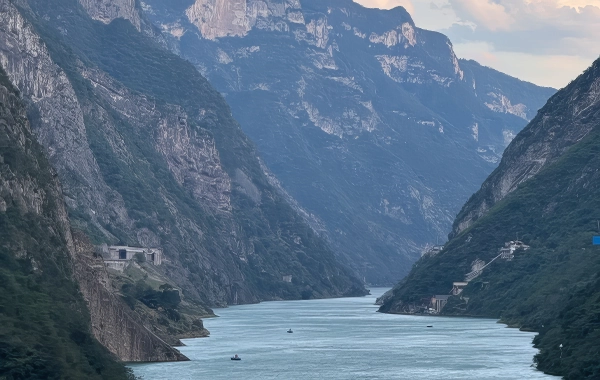Wujiang Gallery Observation Deck: Un capolavoro carsico sulla 