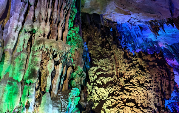 مقهى (ريد فلوت) (A Journey of Rebirth from an Ancient Underground River to an underground Art Palace)-2