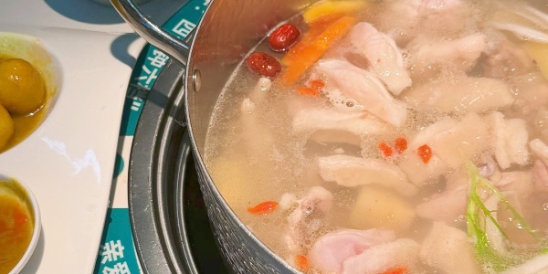 Coconut Chicken,must-try food in sanya.jpg