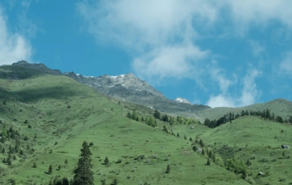 マウントシグニアン: 東聖山と屋外の楽園の永遠の呼び出し