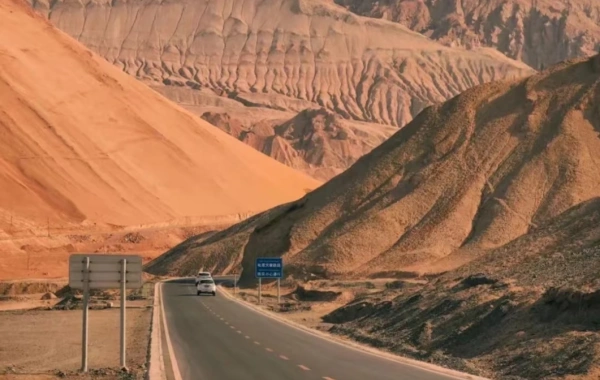 Day 2: Urumqi – Turpan (High-Speed Rail) – Flaming Mountains (Scenic Drive) – Tuyugou Grand Canyon – Bezeklik Thousand Buddha Caves